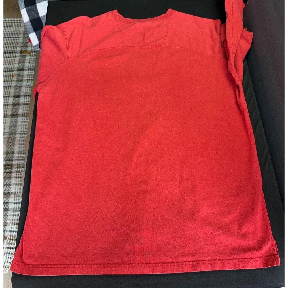 The North Face Red Long Sleeve T-Shirt Large Embroidered Logo Outdoor Tee Sun